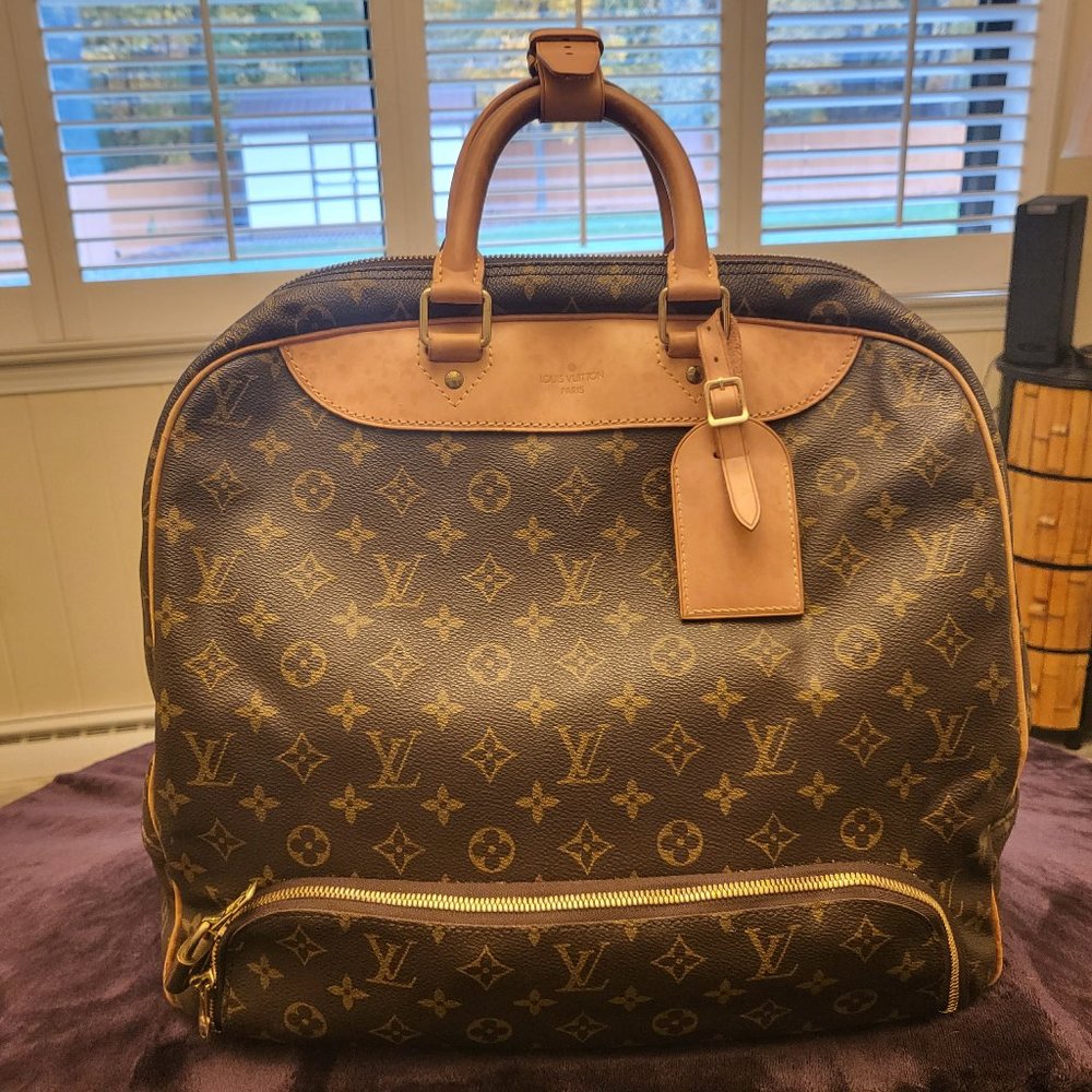 Louis Vuitton Monogram Evasion Weekend collection bag